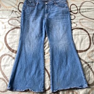 American Eagle Low-Rise Flares size 18